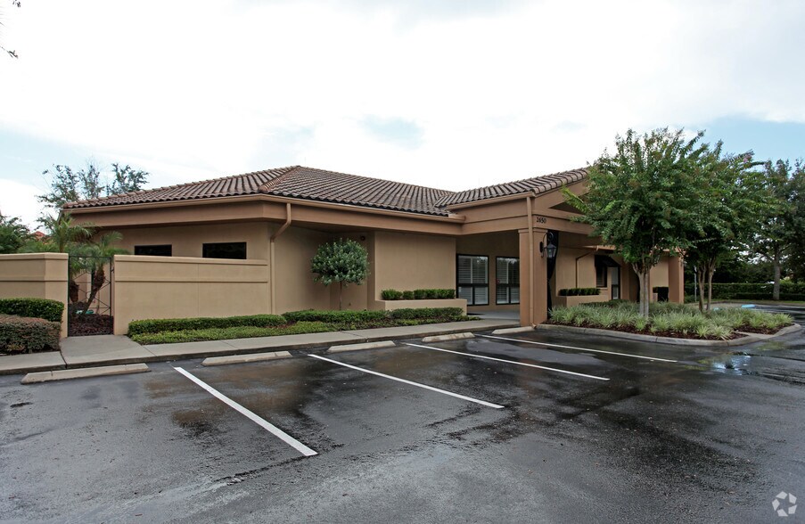 2666 Maguire Rd, Ocoee, FL à louer - Photo du bâtiment - Image 2 de 19