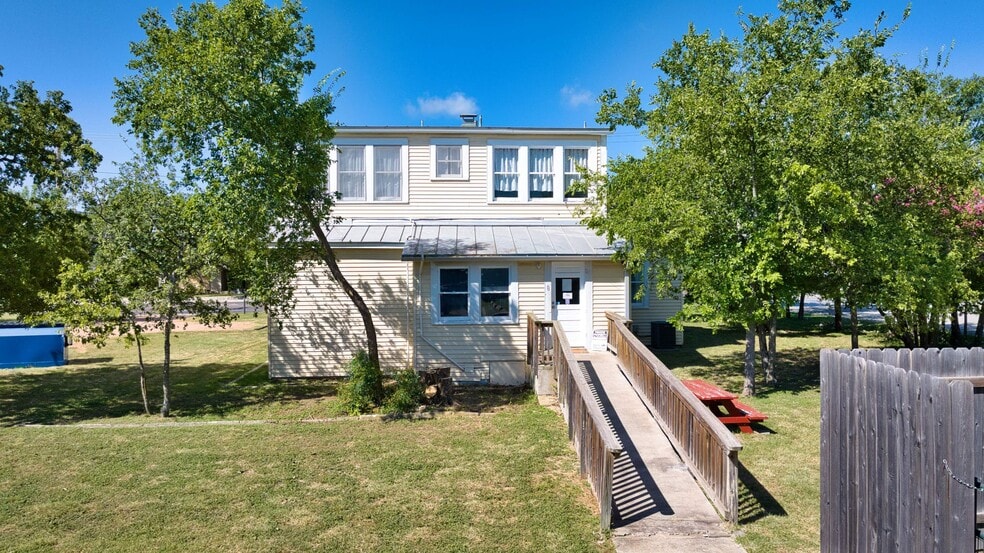1016 Main St, Kerrville, TX for sale - Building Photo - Image 3 of 14