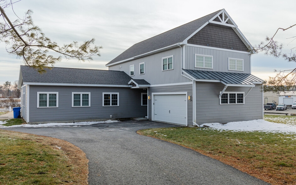 6 Ames Plaza Ln, Walpole, NH for sale - Building Photo - Image 3 of 6