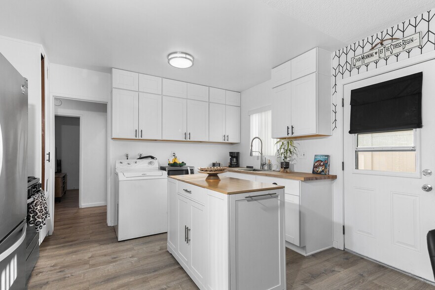 8620-8624 Watson St, Cypress, CA à vendre - Photo du bâtiment - Image 3 de 50