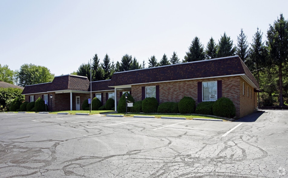 559 Greenville Rd, Mercer, PA for lease - Primary Photo - Image 1 of 6