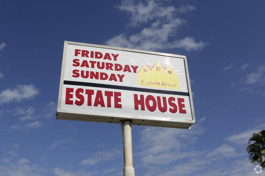 5657-5805 Manatee Ave, Bradenton, FL à louer - Photo du bâtiment - Image 2 de 10