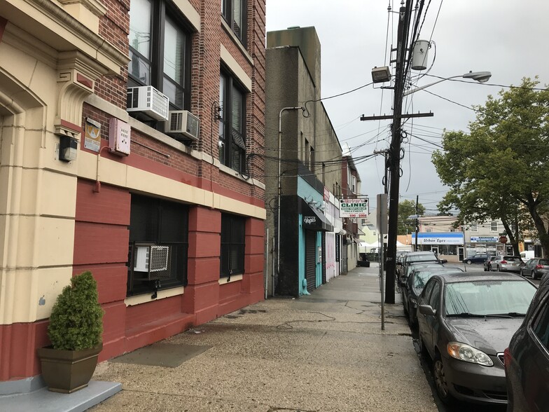 8-10 Alyea St, Newark, NJ for lease - Building Photo - Image 2 of 11