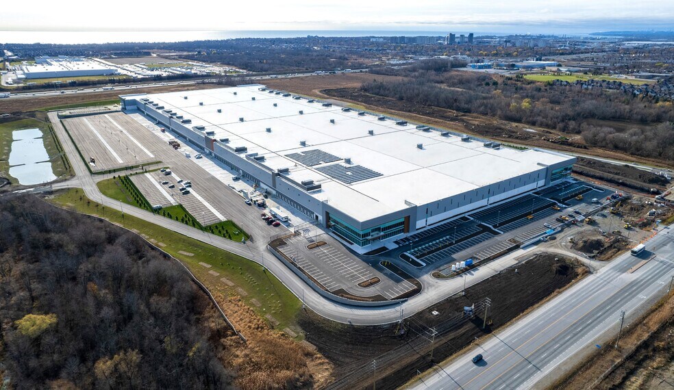 537 E Kingston Rd, Ajax, ON à louer - Photo du bâtiment - Image 3 de 9