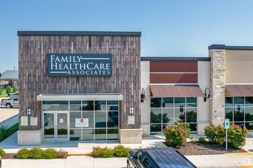 1610 Commons Cir, Argyle, TX à louer - Photo du bâtiment - Image 3 de 4