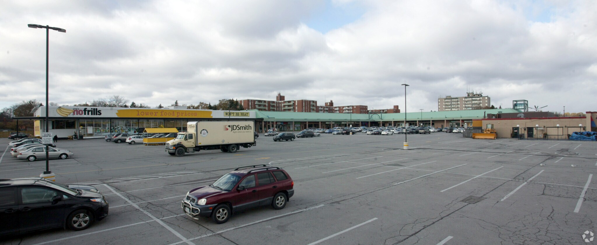 10520 Yonge St, Richmond Hill, ON à vendre Photo principale- Image 1 de 1