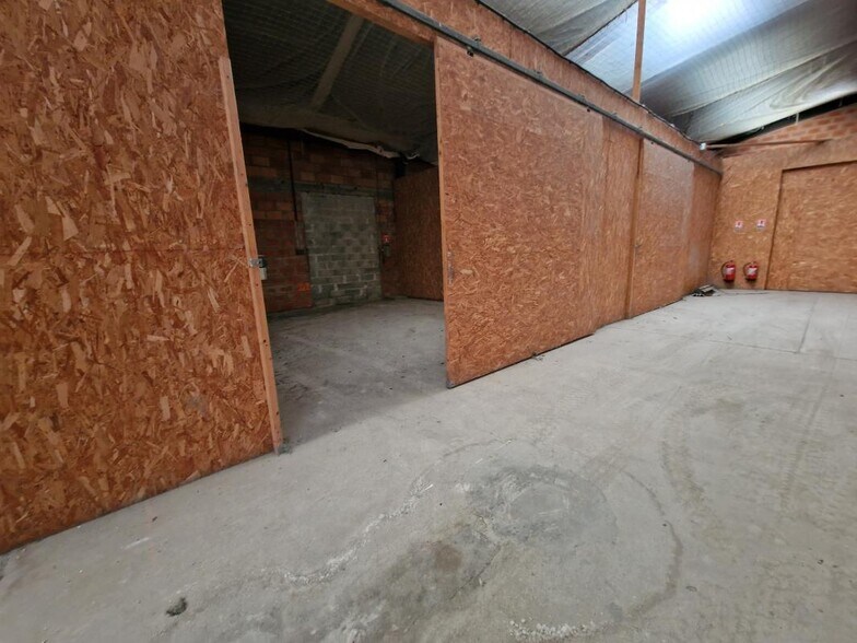 Flex in Bruges for lease - Interior Photo - Image 2 of 2
