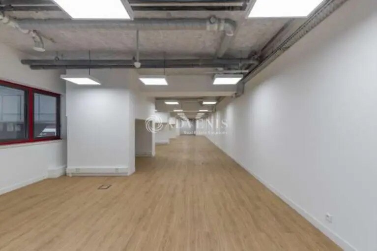 Office in Paris for sale - Interior Photo - Image 2 of 10