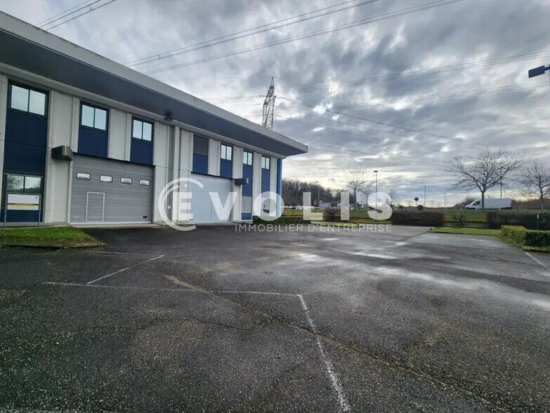 Flex dans Saint-Quentin-Fallavier à louer - Photo du bâtiment - Image 2 de 27