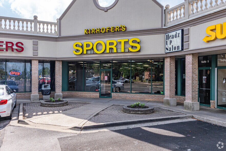 2112 W Galena Blvd, Aurora, IL for lease - Building Photo - Image 3 of 4