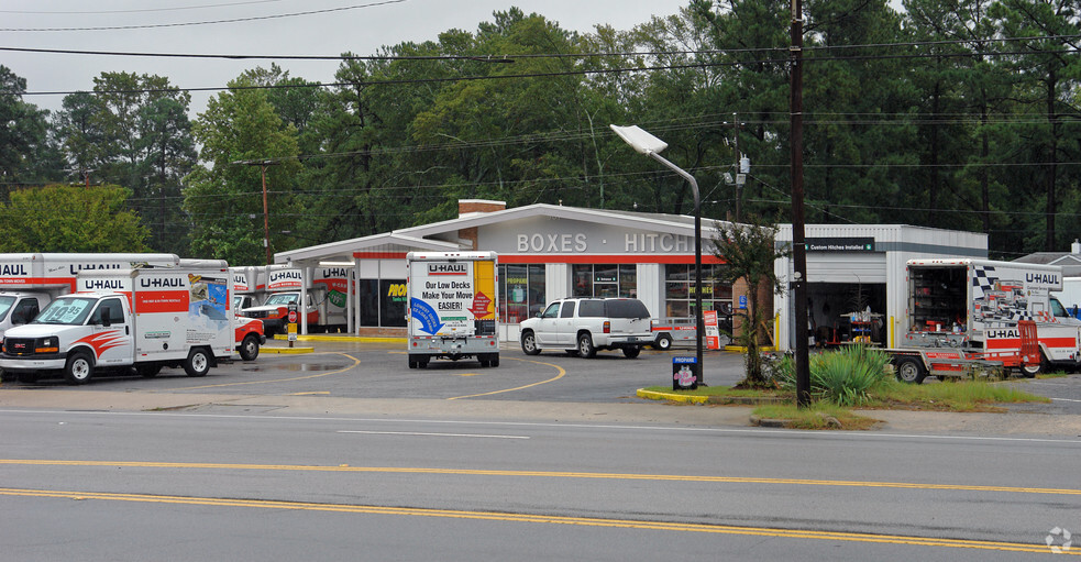 901 Knox Abbott Dr, Cayce, SC for lease - Primary Photo - Image 1 of 2