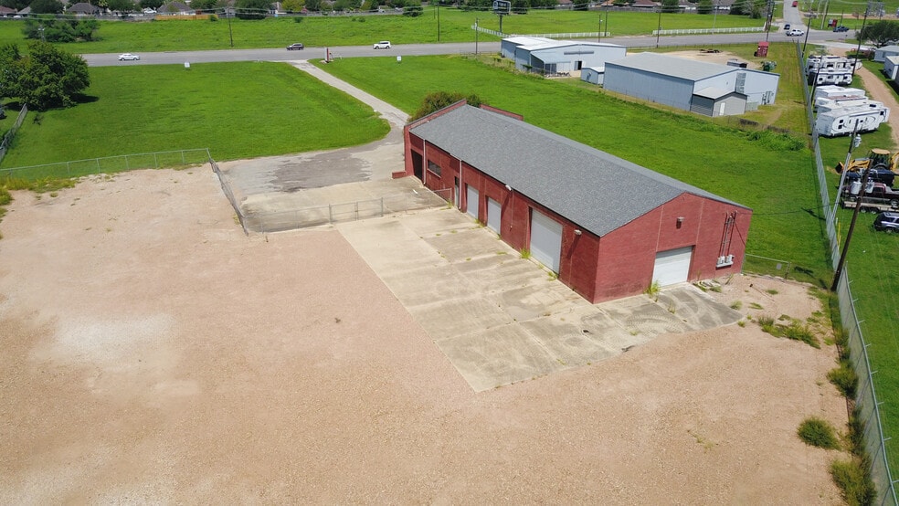 13004 N Navarro St, Victoria, TX à vendre - Photo du bâtiment - Image 2 de 9