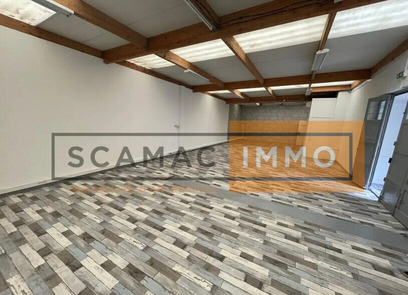 Local d'activités dans Champigny-sur-Marne à vendre - Photo du bâtiment - Image 2 de 14