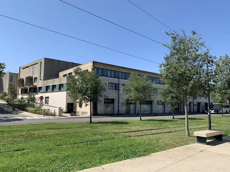 Commerce de détail dans Avignon à vendre Photo du bâtiment- Image 1 de 10