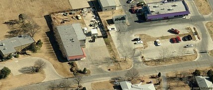 1411 NW 33rd St, Lawton, OK - AERIAL  map view
