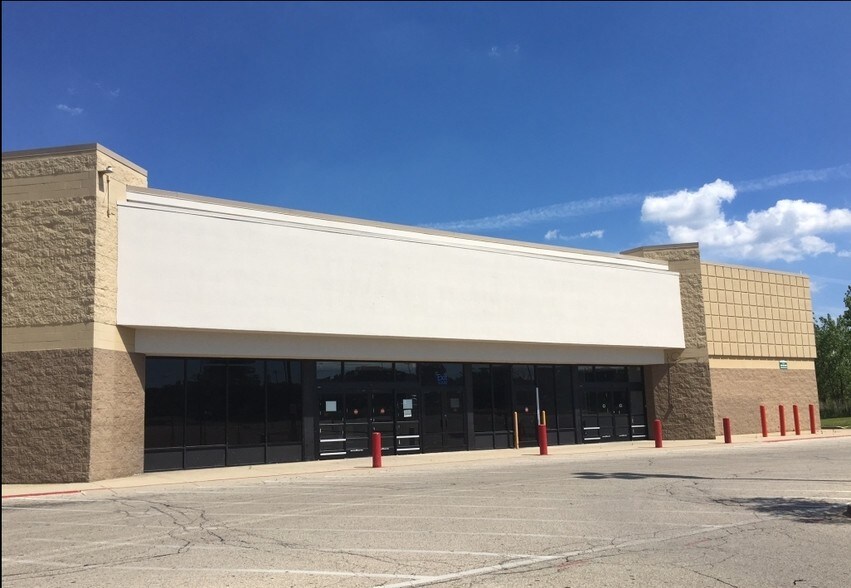 620 Dundee Ave, Dundee, IL à louer - Photo du bâtiment - Image 1 de 4