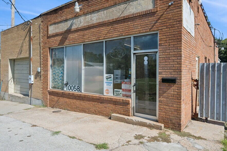 10058 E Wilson Rd, Independence, MO à vendre - Photo du bâtiment - Image 2 de 15