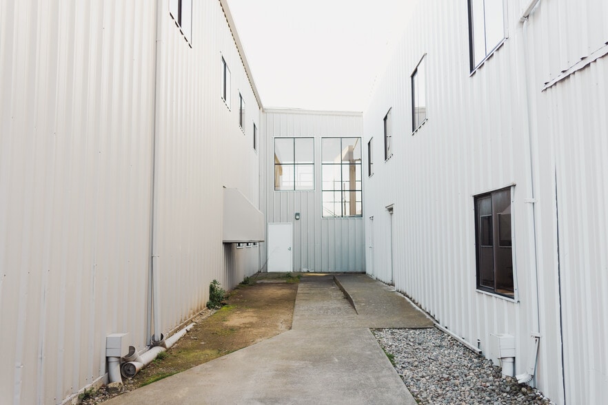 17825 59th Ave NE, Arlington, WA for lease - Building Photo - Image 3 of 11