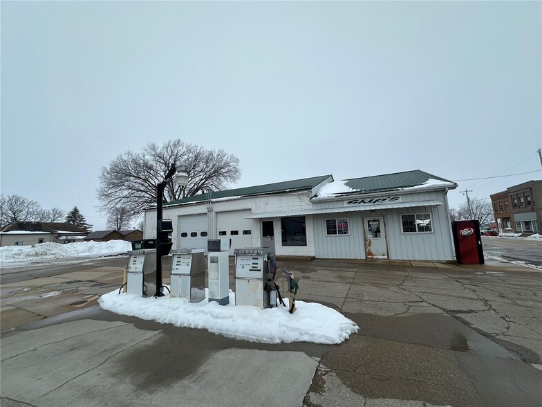 100 S Locust Ave, Prairieburg, IA à vendre - Photo du bâtiment - Image 1 de 1