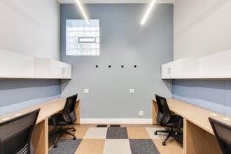 3271 W Armitage Ave, Chicago, IL for lease Interior Photo- Image 2 of 9