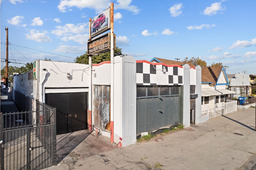 1311 W Florence Ave, Los Angeles, CA à vendre - Photo du bâtiment - Image 2 de 16