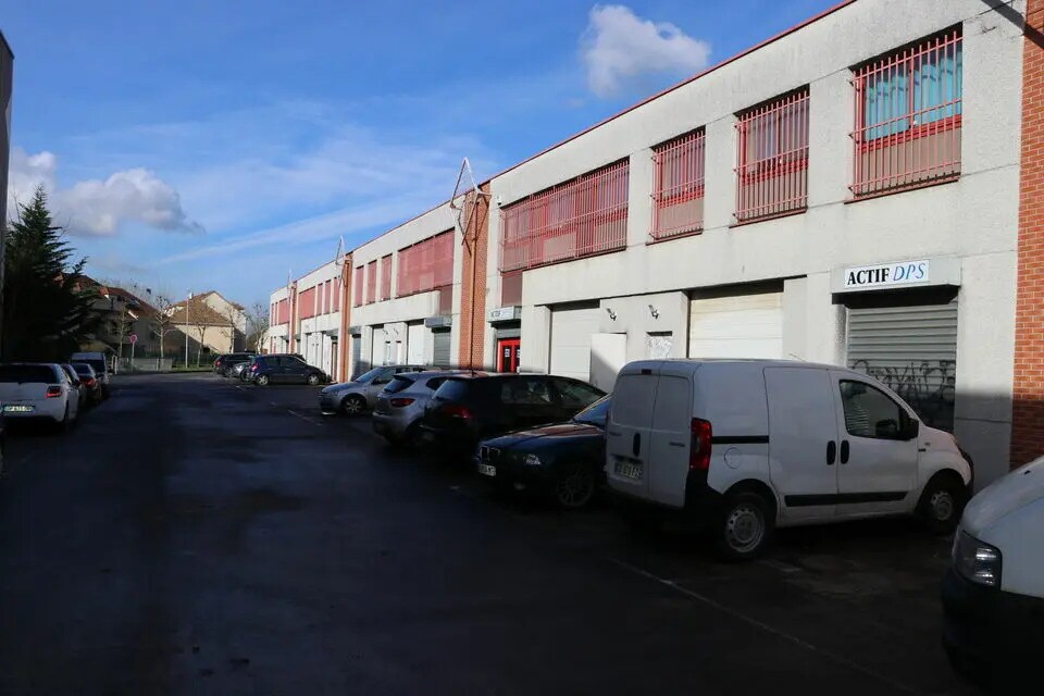 22 Bis Rue Des Malines, Lisses for lease Building Photo- Image 1 of 10