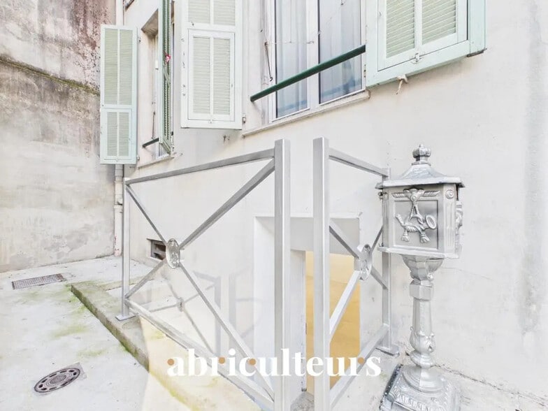 Office in Nice for sale - Building Photo - Image 1 of 3