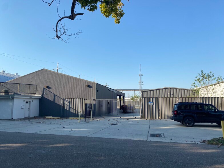 308 St George Ave, New Orleans, LA à vendre - Photo du bâtiment - Image 1 de 12