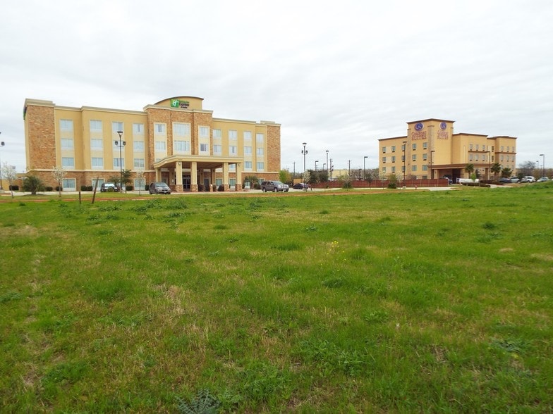 Interstate 35 & Main St, Buda, TX for sale - Primary Photo - Image 1 of 4