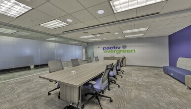 1900 West Field Ct, Lake Forest, IL for lease Interior Photo- Image 2 of 8