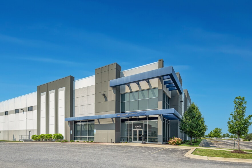 10601 Seymour Ave, Franklin Park, IL for lease - Primary Photo - Image 1 of 6