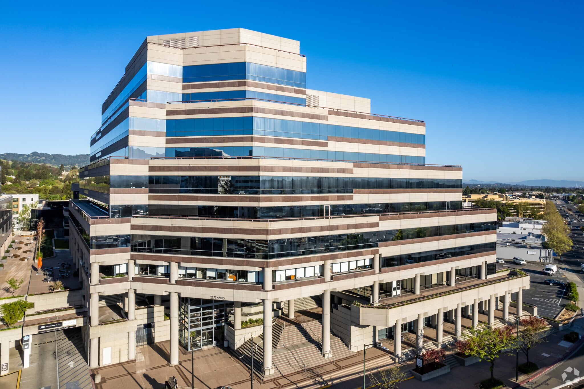 2175 N California Blvd, Walnut Creek, CA à louer Photo principale- Image 1 de 12