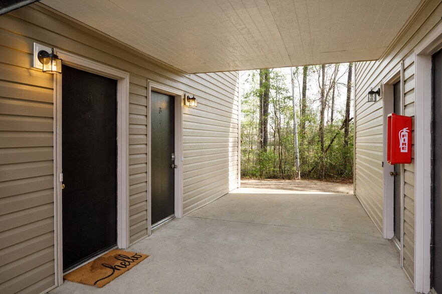 5870 Century Oaks Dr, Fayetteville, NC for sale - Building Photo - Image 2 of 17