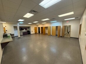 9219-9255 E River Rd NW, Coon Rapids, MN à louer Photo du bâtiment- Image 2 de 6