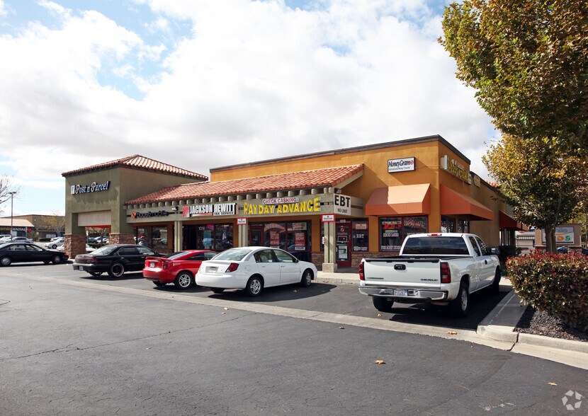 1002-1018 E Avenue J, Lancaster, CA for lease - Building Photo - Image 2 of 3