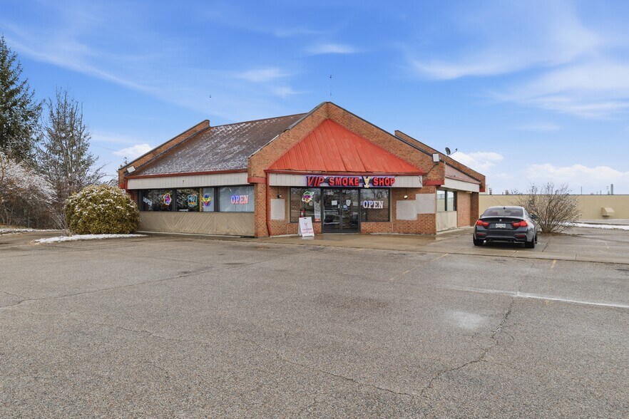 9124 Plainfield Rd, Cincinnati, OH à vendre - Photo du bâtiment - Image 2 de 25