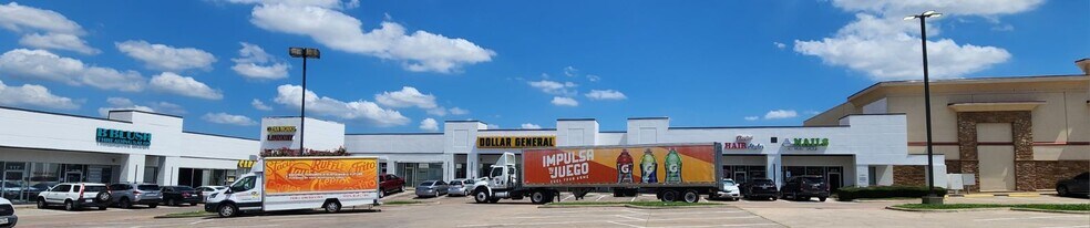 2515 E Rosemeade Pky, Carrollton, TX à louer - Photo du bâtiment - Image 2 de 6