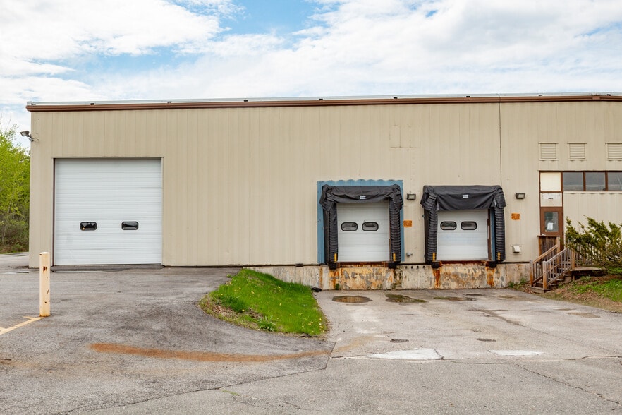 19 Bartlett Rd, Gorham, ME for lease - Building Photo - Image 2 of 5