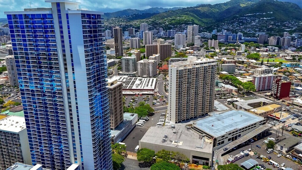 1646 Kapiolani Blvd, Honolulu, HI à vendre - Aérien - Image 2 de 4