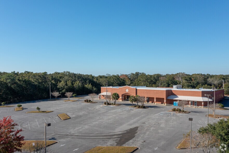 5975 Mobile Hwy, Pensacola, FL à louer - Photo du bâtiment - Image 2 de 6