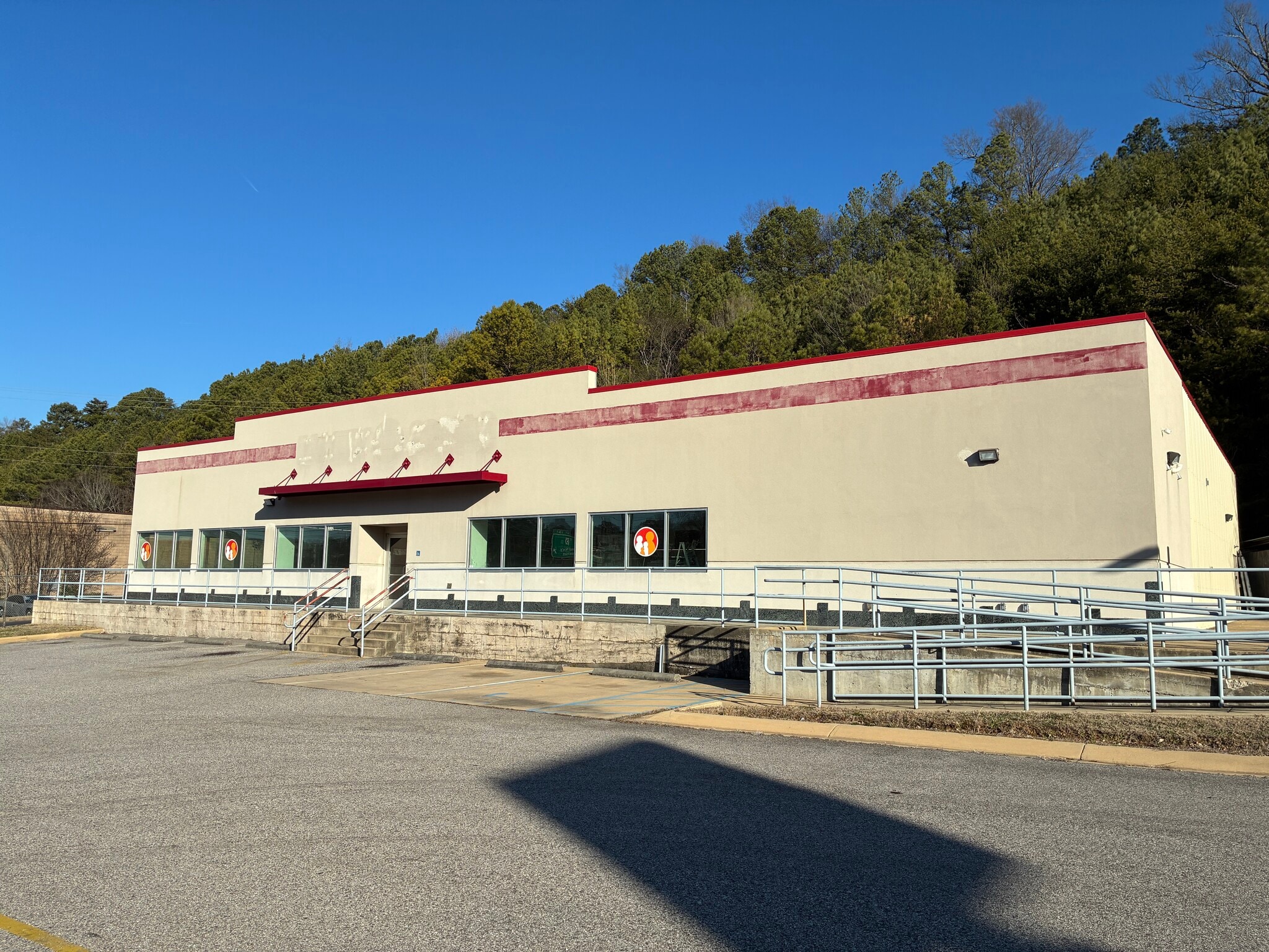332 Gadsden Hwy, Birmingham, AL for lease Primary Photo- Image 1 of 3