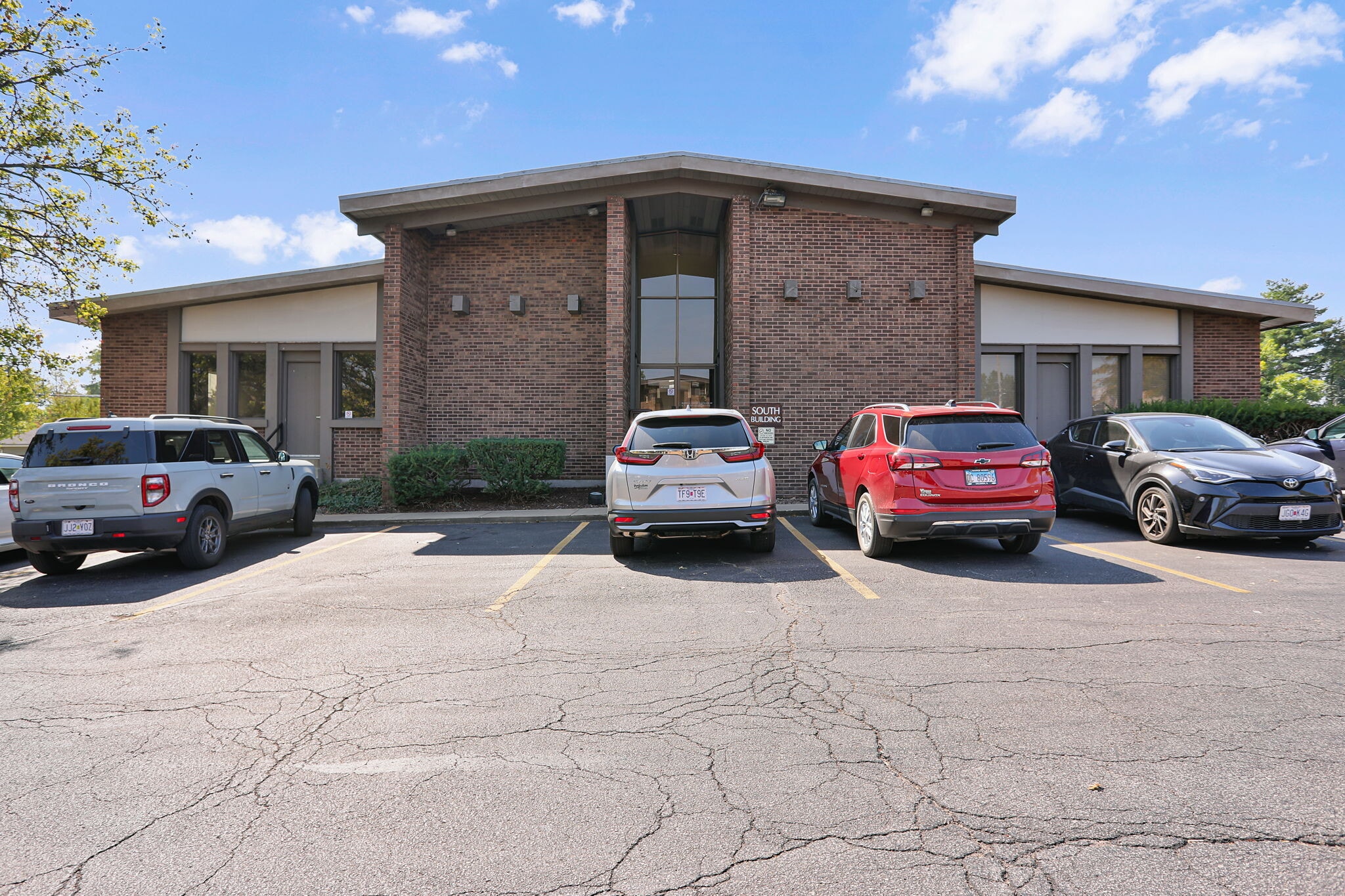 10000 Watson Rd, Crestwood, MO for lease Primary Photo- Image 1 of 12