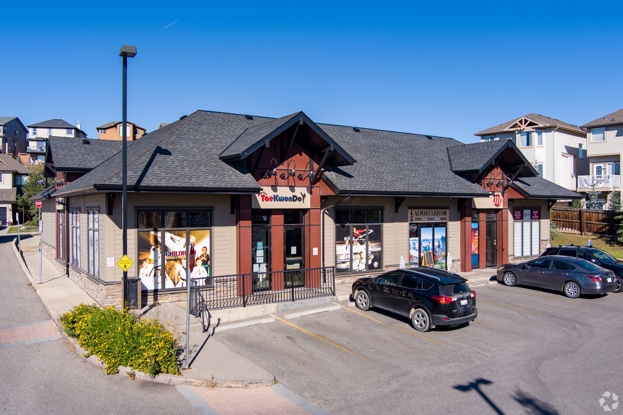 288 St. Moritz Dr SW, Calgary, AB à vendre Photo principale- Image 1 de 1