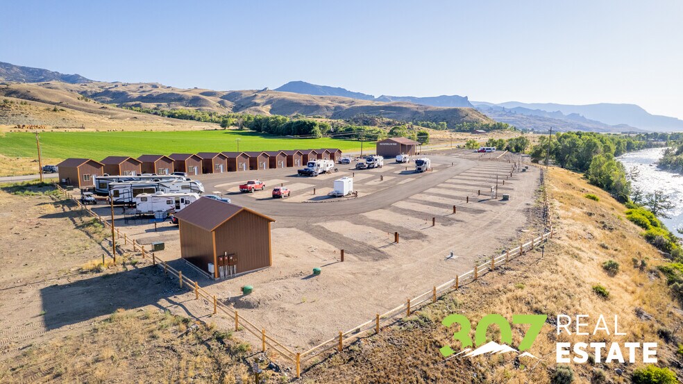 3256 N Fork Hwy, Cody, WY à vendre - Photo du bâtiment - Image 3 de 45