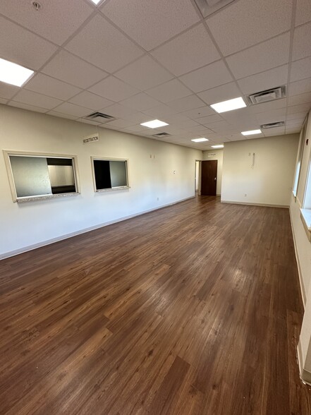 101 Financial Dr, Elizabethtown, KY for lease - Interior Photo - Image 2 of 72