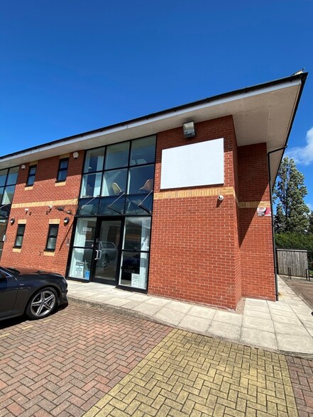 Swanton Clos, Retford for lease - Building Photo - Image 1 of 4