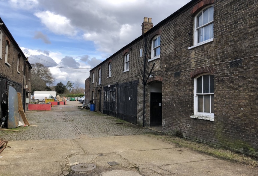 Arlington Rd, Twickenham à vendre - Photo du bâtiment - Image 3 de 6