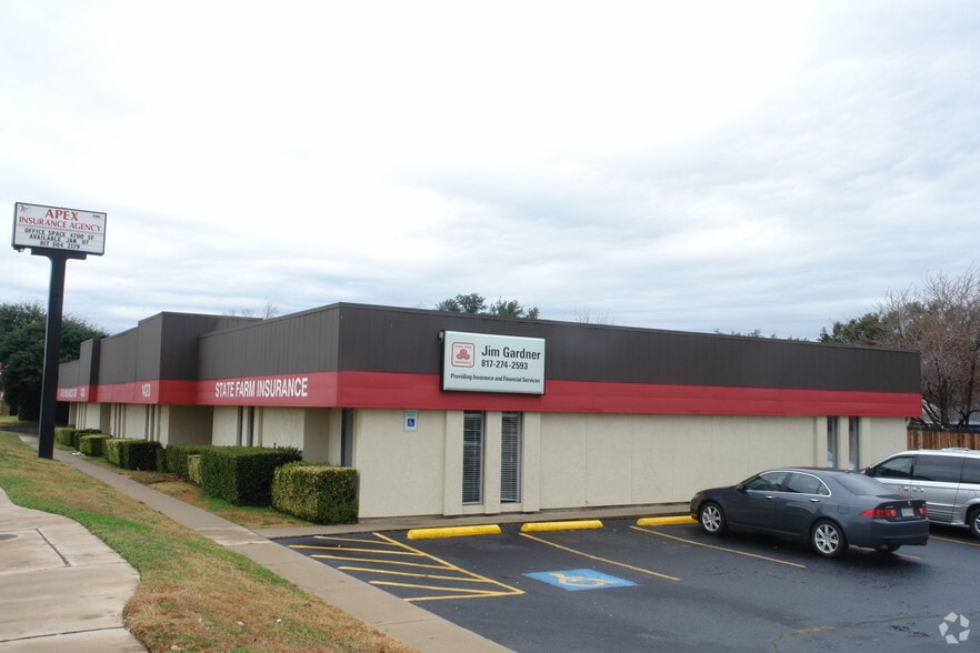 1420 N Cooper St, Arlington, TX for lease - Building Photo - Image 1 of 12