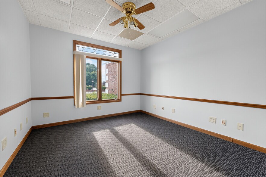 200 N Emerson Ave, Greenwood, IN à louer - Photo intérieure - Image 2 de 6