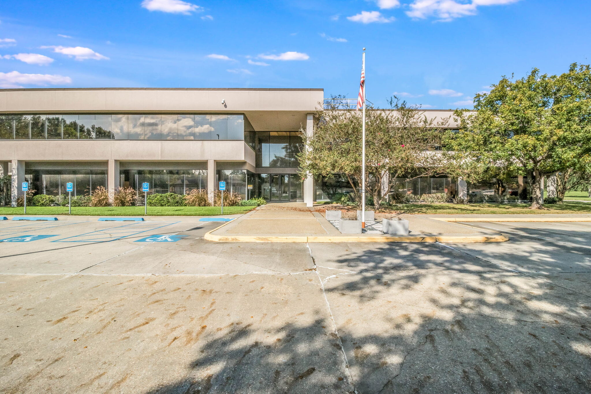 200 Galbert Rd, Lafayette, LA for sale Building Photo- Image 1 of 26